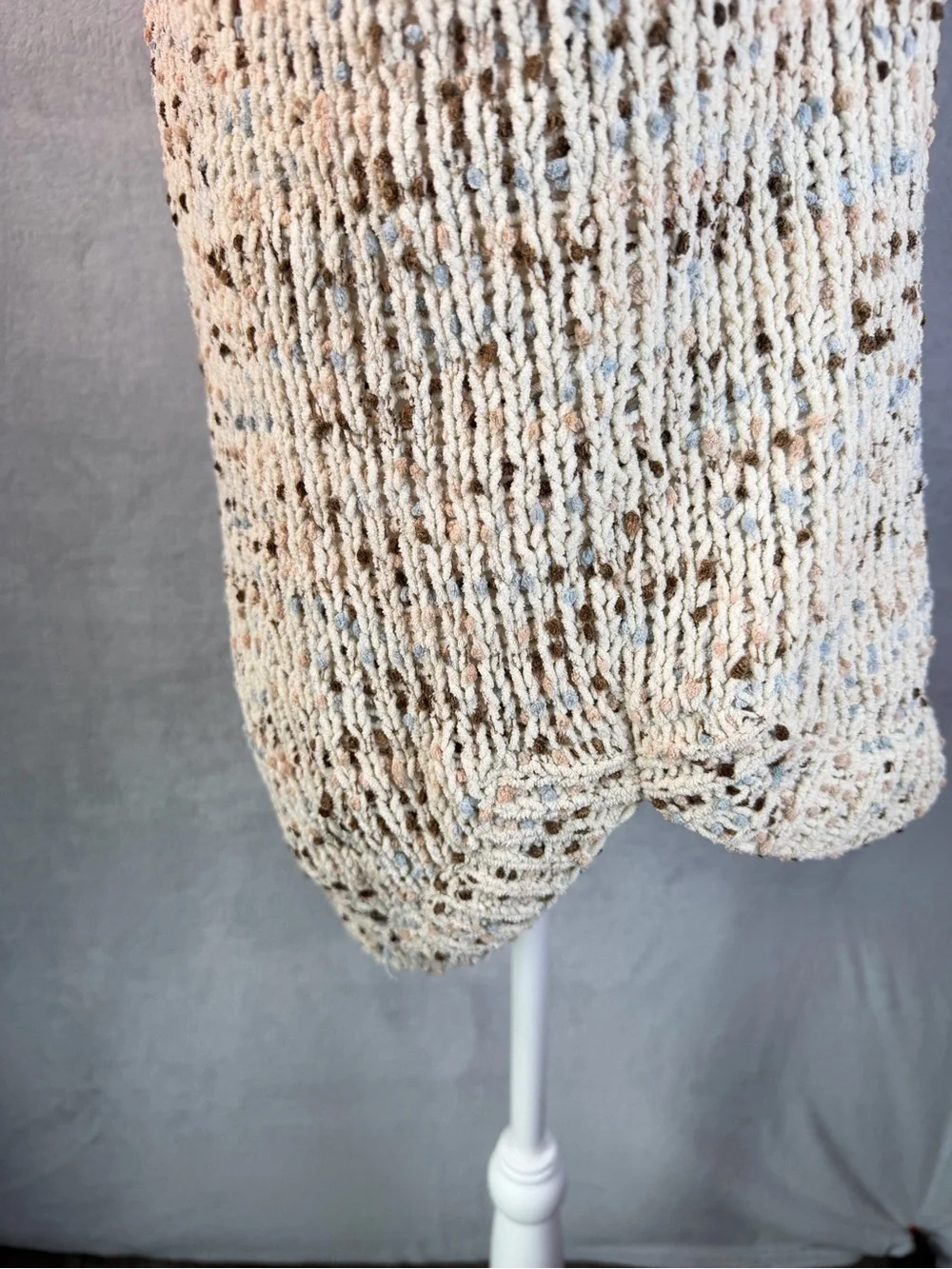 Jessica Simpson Neutral Speckled Crewneck Sweater in Oatmeal Pullover